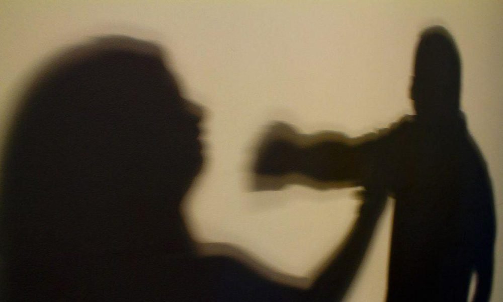 al no contexto de violência doméstica contra a companheira. O caso foi registrad