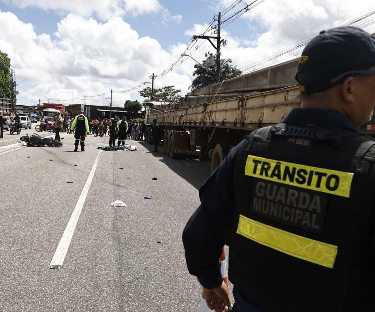 Motociclista morre após colisão contra carreta estacionada na rodovia do Tapanã