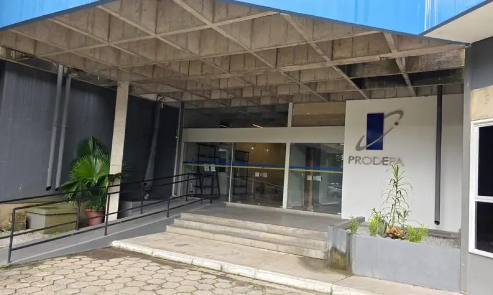 ária de profissionais de níveis médio e superior. São 19 vagas e a remuneração v