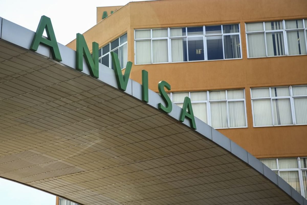 comparabilidade, tendo sido comparado ao medicamento Stelara. “Yesintek é biossi