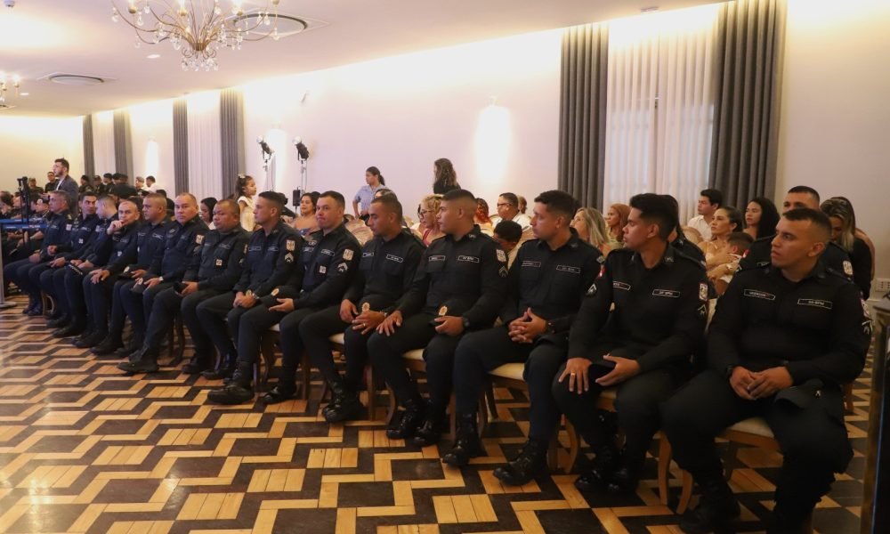 Pará no WhatsApp Militares do Pará são promovidos por atos de bravura apos resgate de crianças ma chuva PM/Divulgação