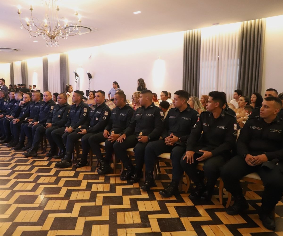 Pará no WhatsApp Militares do Pará são promovidos por atos de bravura apos resgate de crianças ma chuva PM/Divulgação
