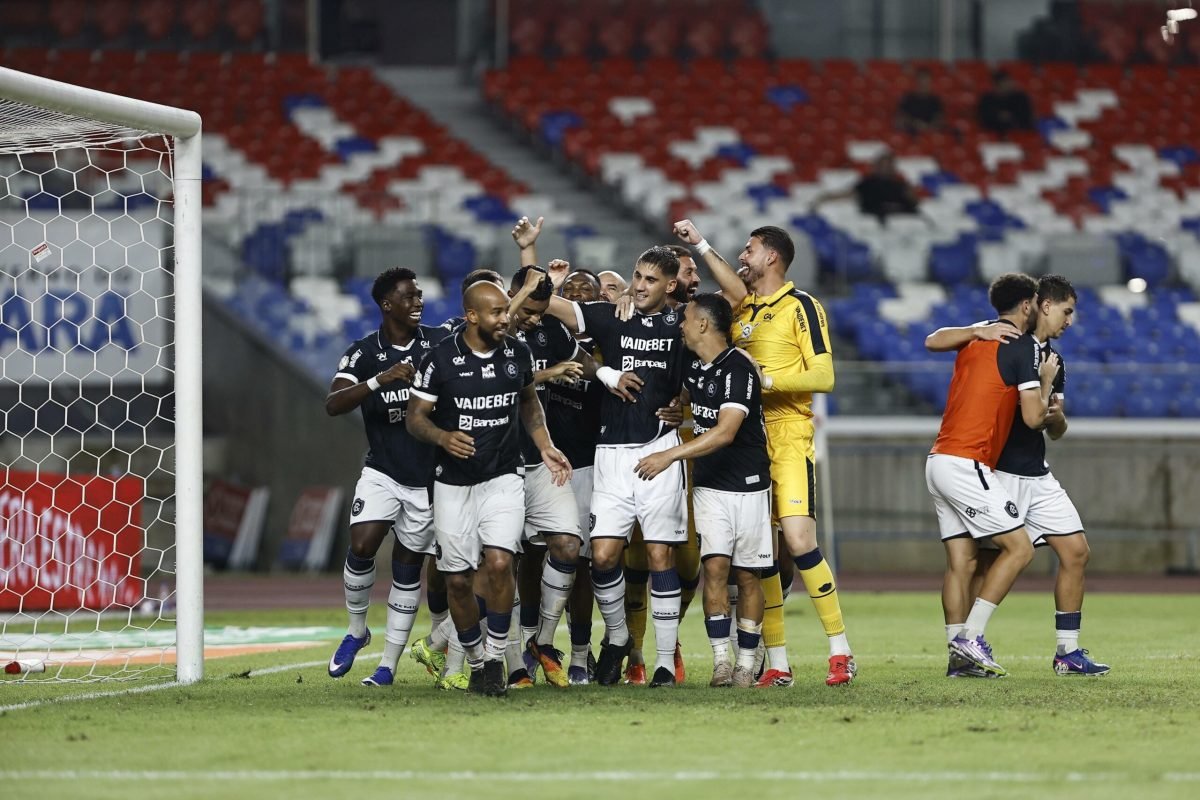 2 a 1 na última quarta-feira (13) , no Mangueirão, e avançou no torneio. Com iss