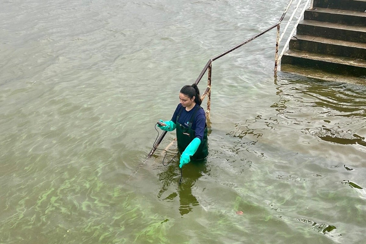 uma nova rodada de testes de balneabilidade para avaliar a qualidade da água nas