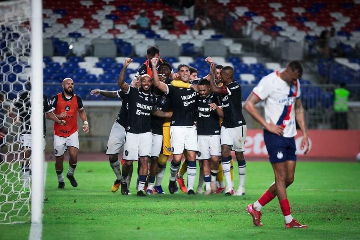 regulamento, a partir das oitavas de final não há mais divisão de clubes por pot