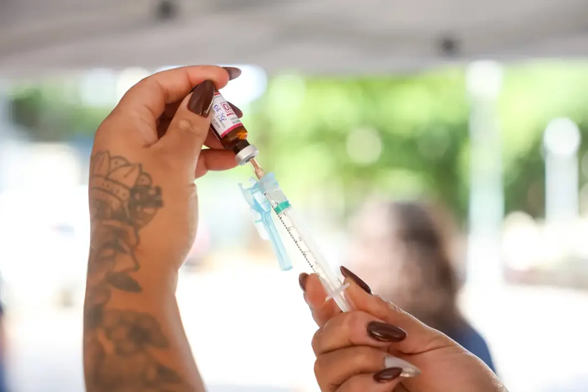 causa do aumento das infecções pelo vírus sincicial respiratório - VSR . O vírus