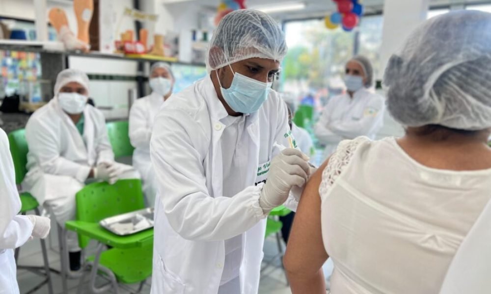 Cursos técnicos ganham força como atalho para o primeiro emprego no Brasil