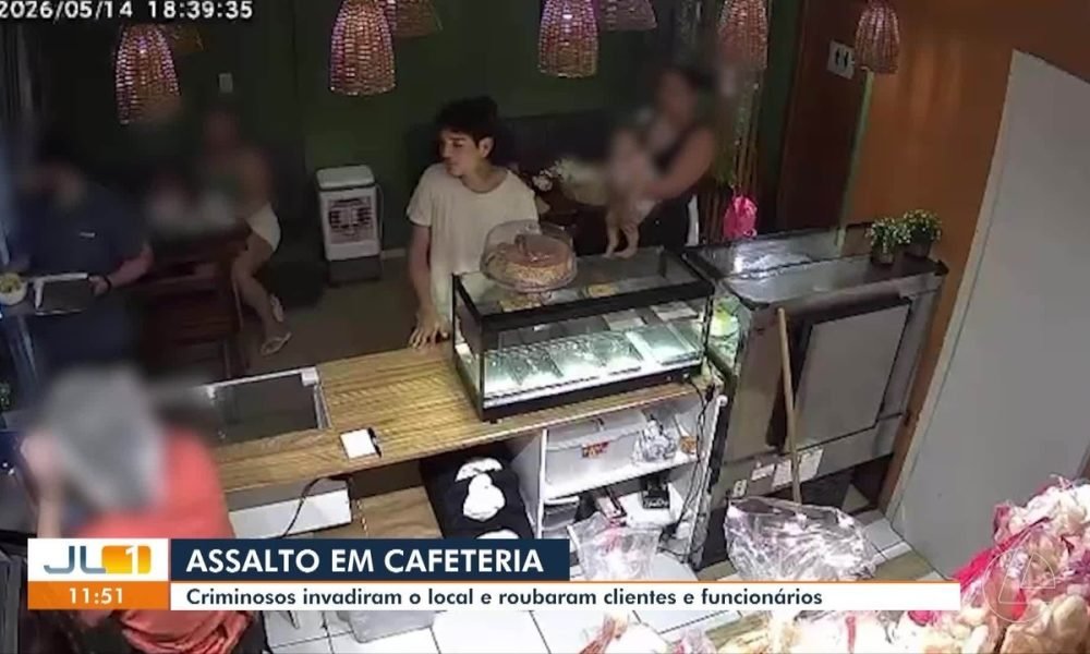 Criminosos invadem cafeteria e roubam clientes e funcionários, em Ananindeua