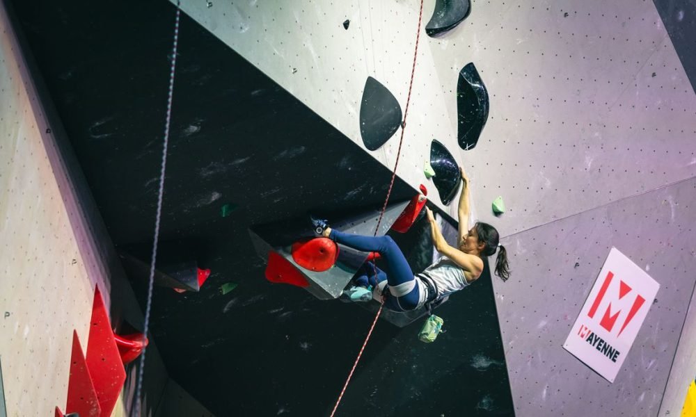 Marina Dias conquista o tricampeonato na Copa do Mundo de paraescalada nos Estados Unidos