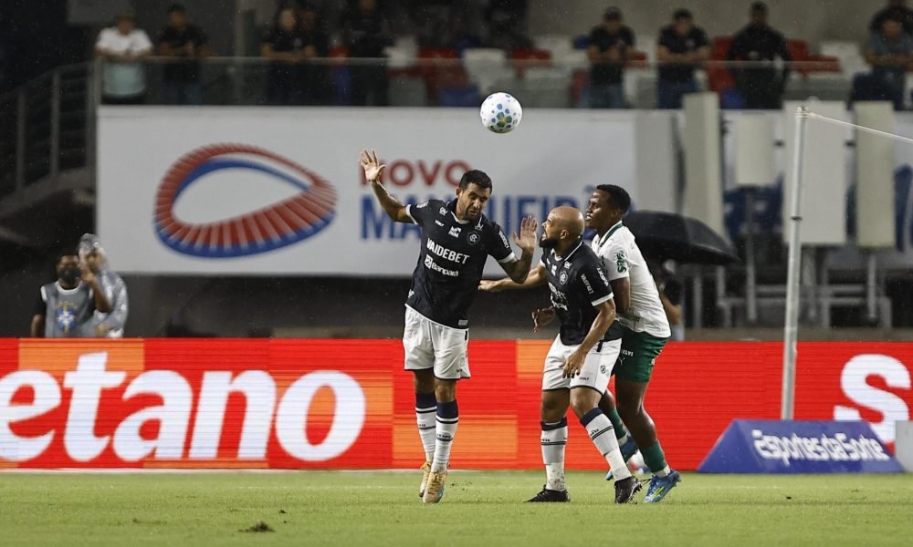 expulsão contra o Palmeiras]] [[(standard.Article) Mayk valoriza classificação d