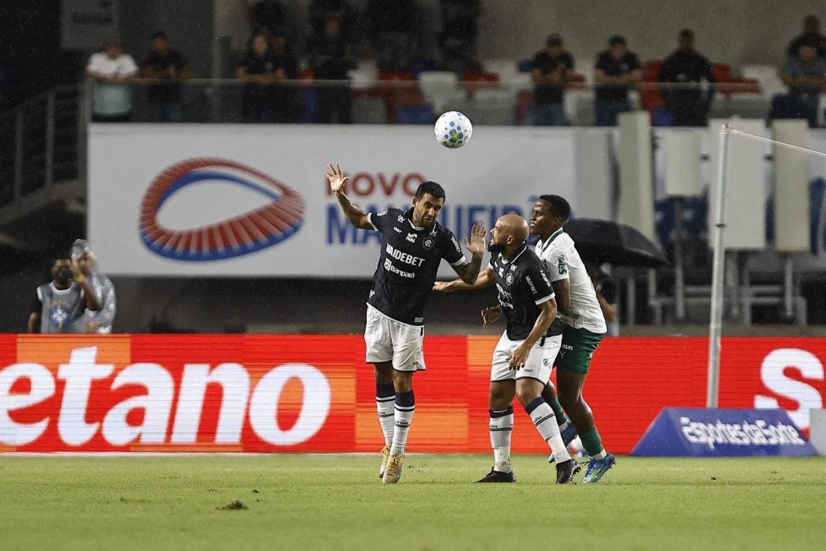expulsão contra o Palmeiras]] [[(standard.Article) Mayk valoriza classificação d