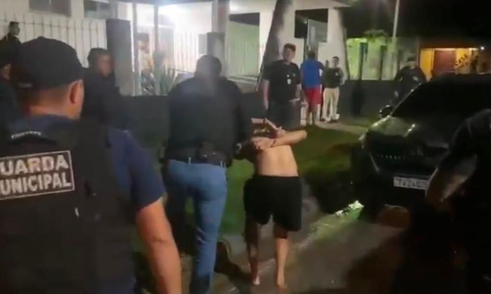 suspeita de prestar apoio logístico aos envolvidos na execução do comandante da