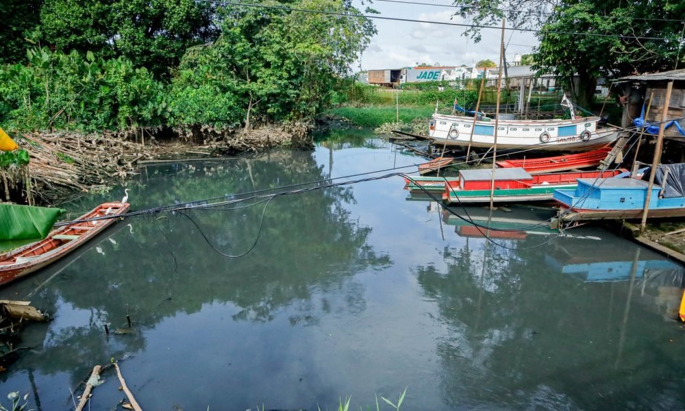 Obras no canal Mata Fome avançam com assinatura de ordem de serviço em Belém