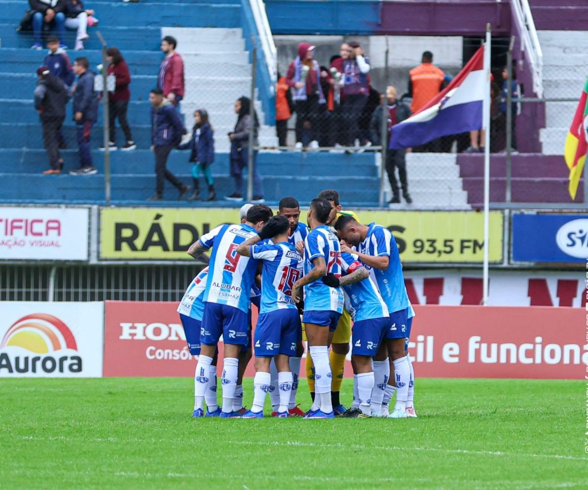 2 a 0 para o Caxias, no Estádio Centenário, não tirou o Paysandu da liderança da