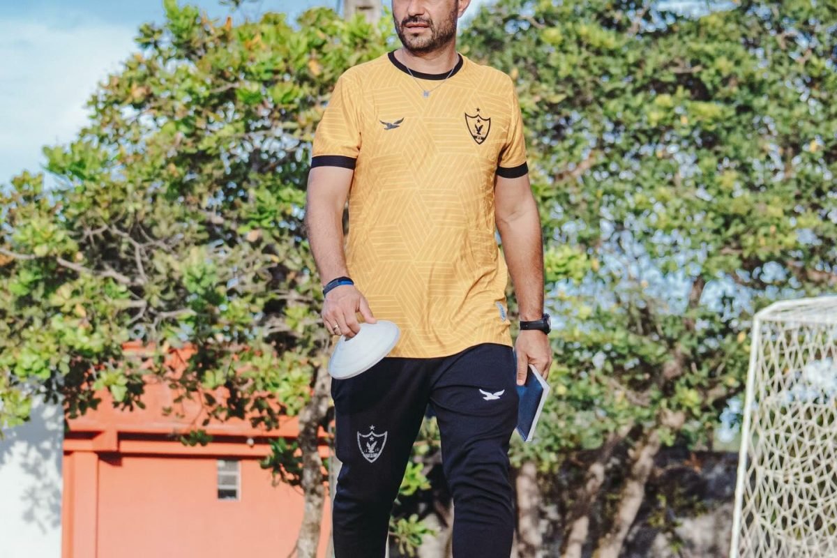 ada. O escolhido é Júlio César Nunes, técnico que dirigia o Águia de Marabá e qu