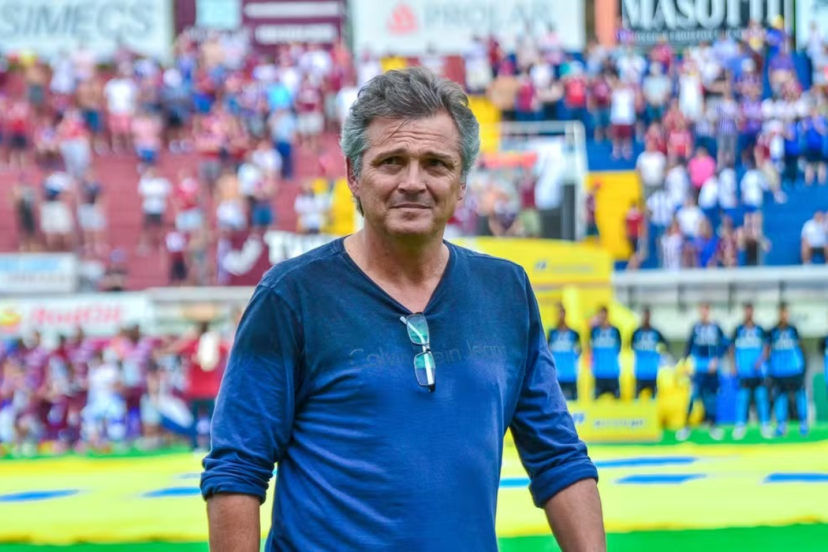 grandes clubes do país, como Vasco, Grêmio, Corinthians, Atlético-MG, Botafogo e