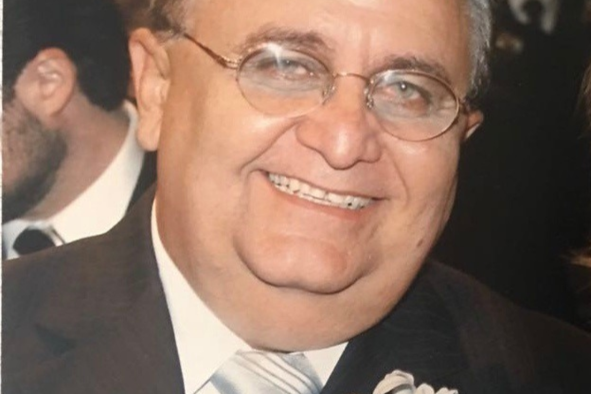 tância do profissional na história azulina. Sérgio Augusto integrou o departamen
