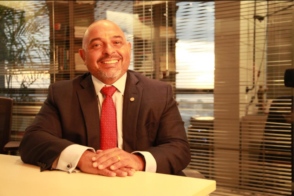 Jarbas Vasconcelos assume cadeira 2 do Instituto Histórico e Geográfico do Pará em cerimônia