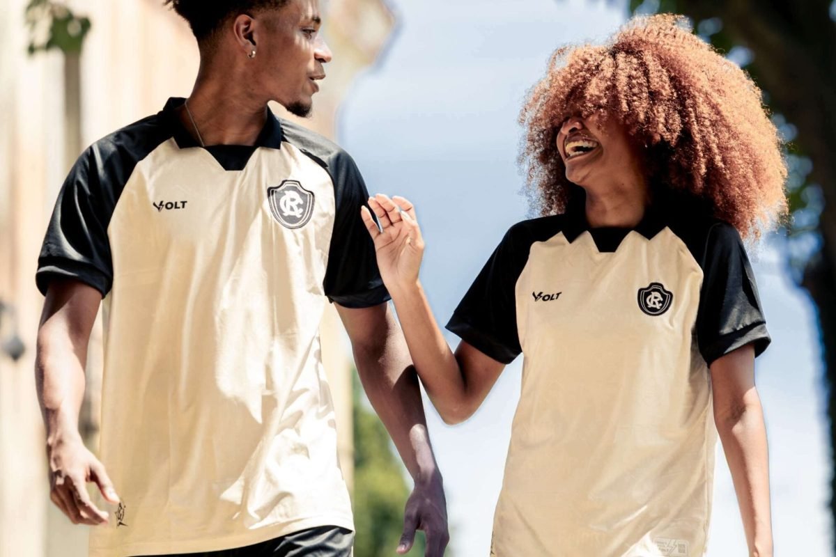 Clube afirma que comentários ofensivos durante lançamento do novo uniforme não refletem os valores da instituição e garante apoio às vítimas