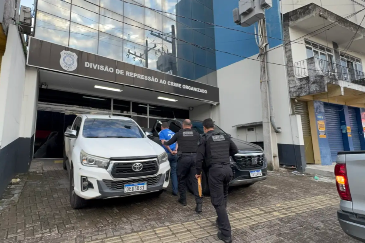 to Alegre (RS), Cachoeirinha (RS) e Foz do Iguaçu (PR). A investigação foi coord