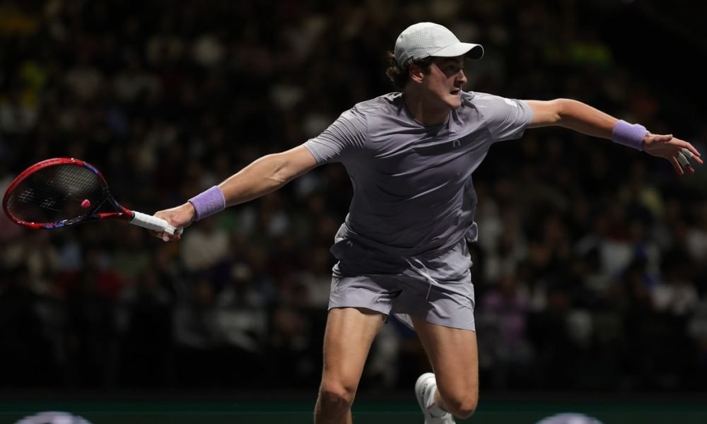 João Fonseca estreia como cabeça de chave em Roland Garros e projeta duelo com Djokovic