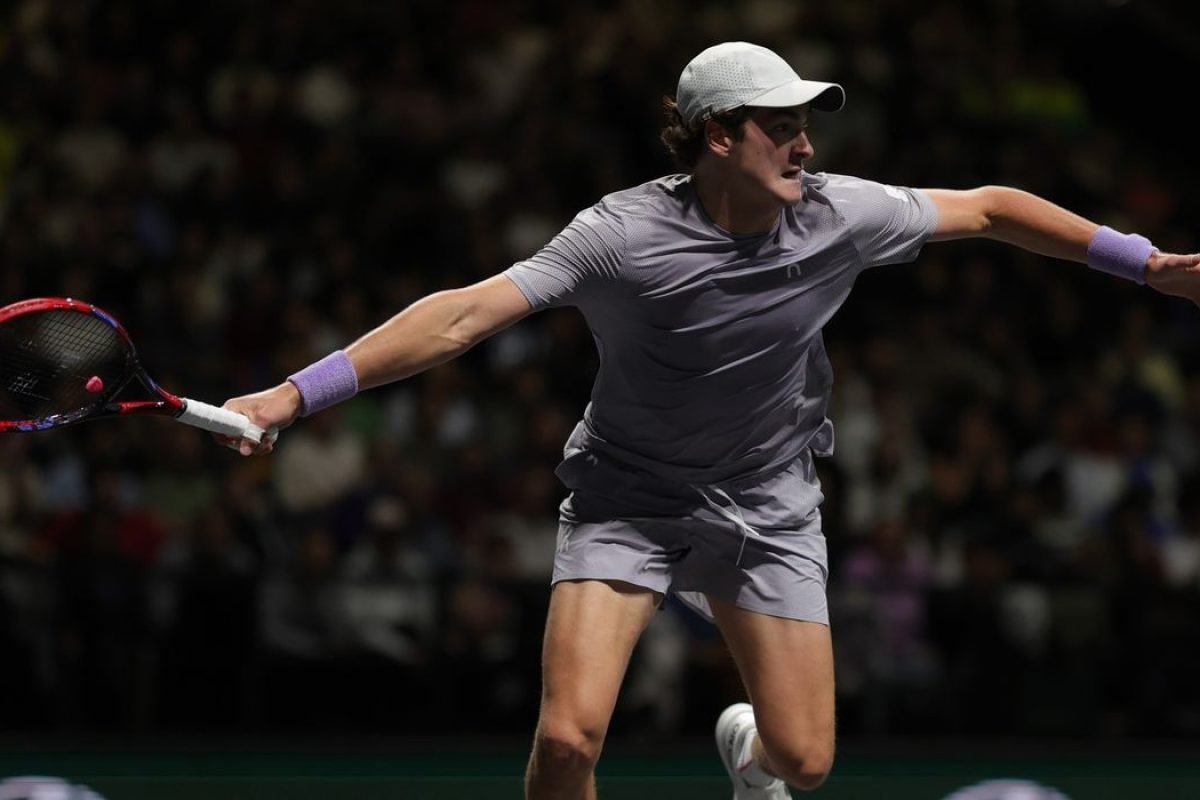 João Fonseca estreia como cabeça de chave em Roland Garros e projeta duelo com Djokovic