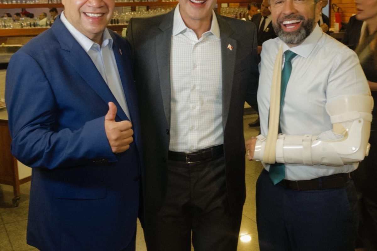meio da Fundação Escola do Poder Legislativo (Felepa), em parceria com a PGE e r