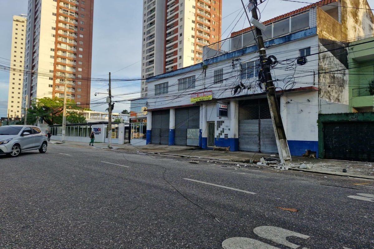 precaução, muitos motoristas evitaram passar pelo local. [instagram=DYrtMsQRwTo]