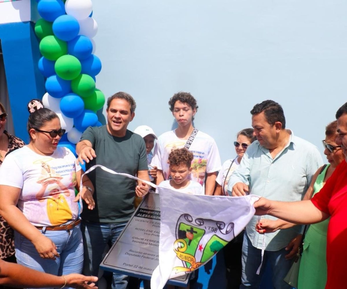 Portel inaugura arena esportiva em homenagem a guarda municipal falecido