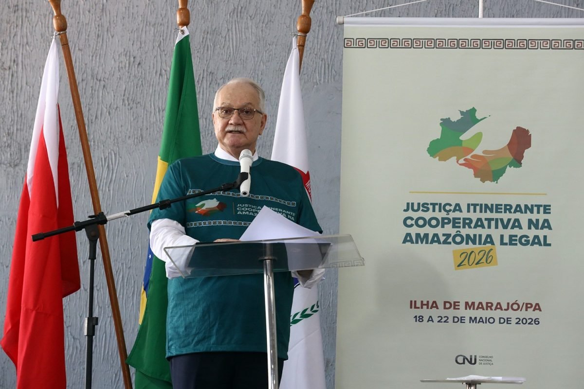 Pará no WhatsApp Ministro Edson Fachin participou de mutirão de serviços no Marajó CNJ/Divulgação