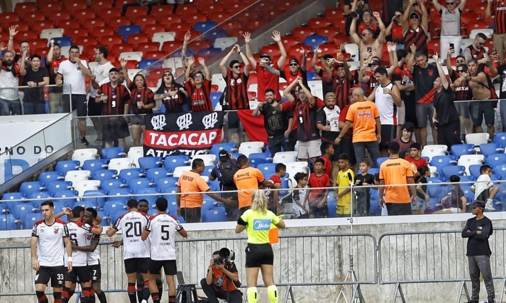 2 a 1 para o Athletico-PR neste domingo (24), no Mangueirão. A partida, válida p