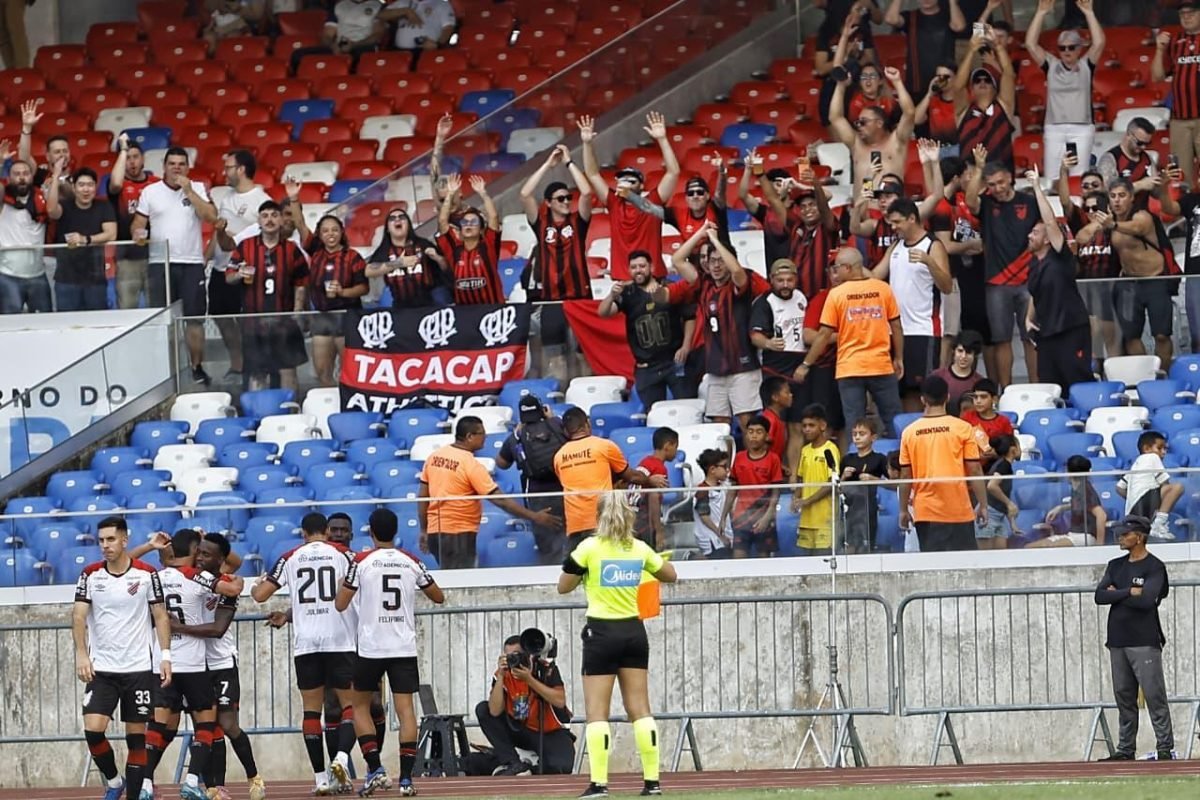 2 a 1 para o Athletico-PR neste domingo (24), no Mangueirão. A partida, válida p
