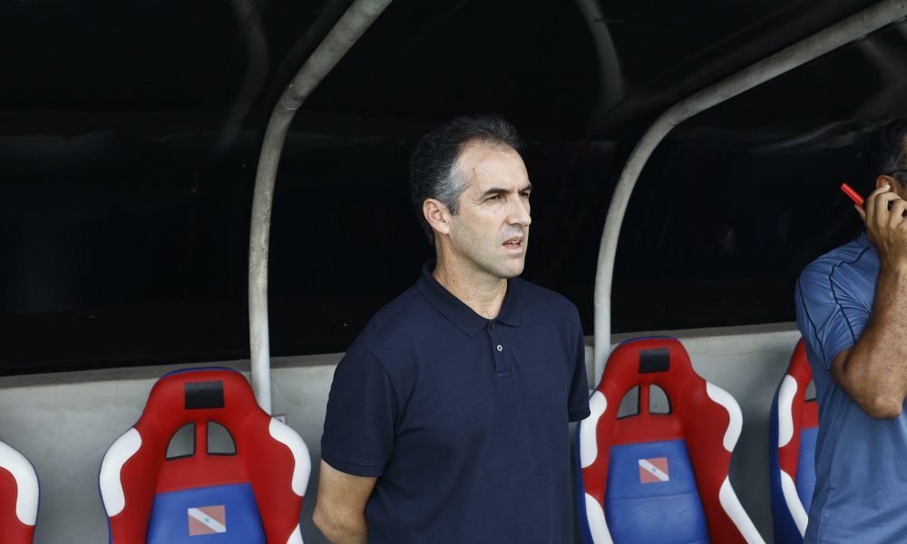 2 a 1 para o Athletico-PR, para a frustração da torcida que foi ao estádio Mangu