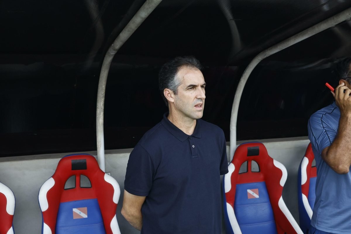 2 a 1 para o Athletico-PR, para a frustração da torcida que foi ao estádio Mangu
