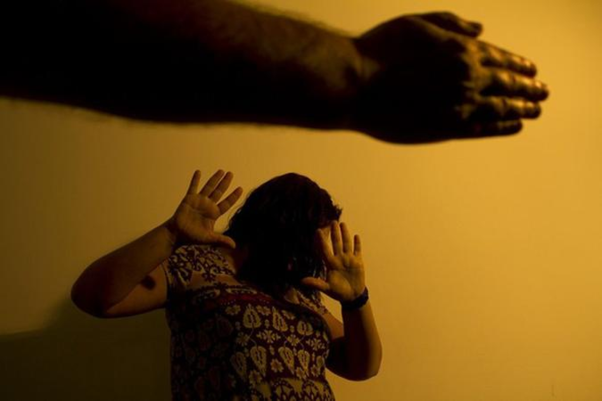 esse tipo de problema, ligue 180 e denuncie. Uma mulher vítima de violência domé