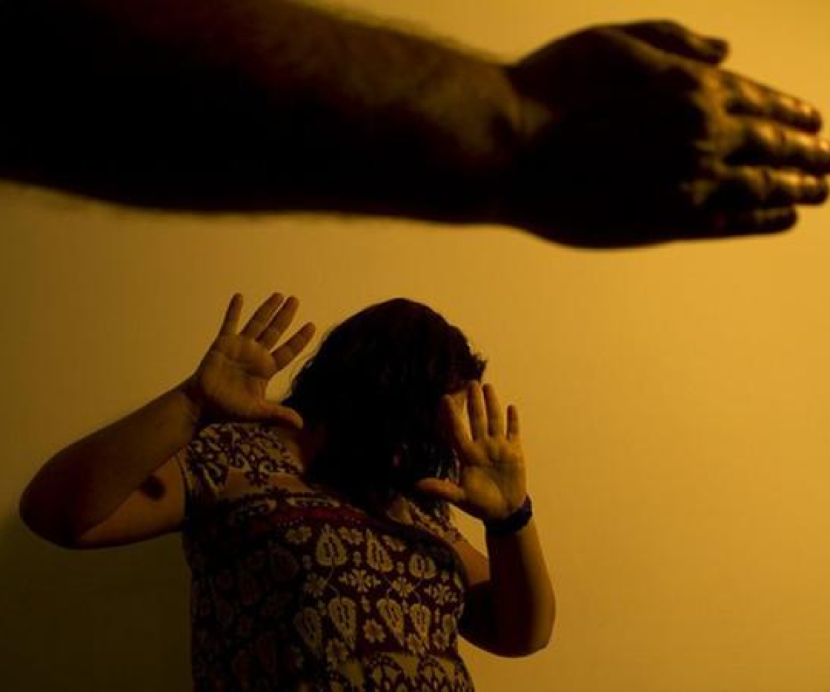 esse tipo de problema, ligue 180 e denuncie. Uma mulher vítima de violência domé