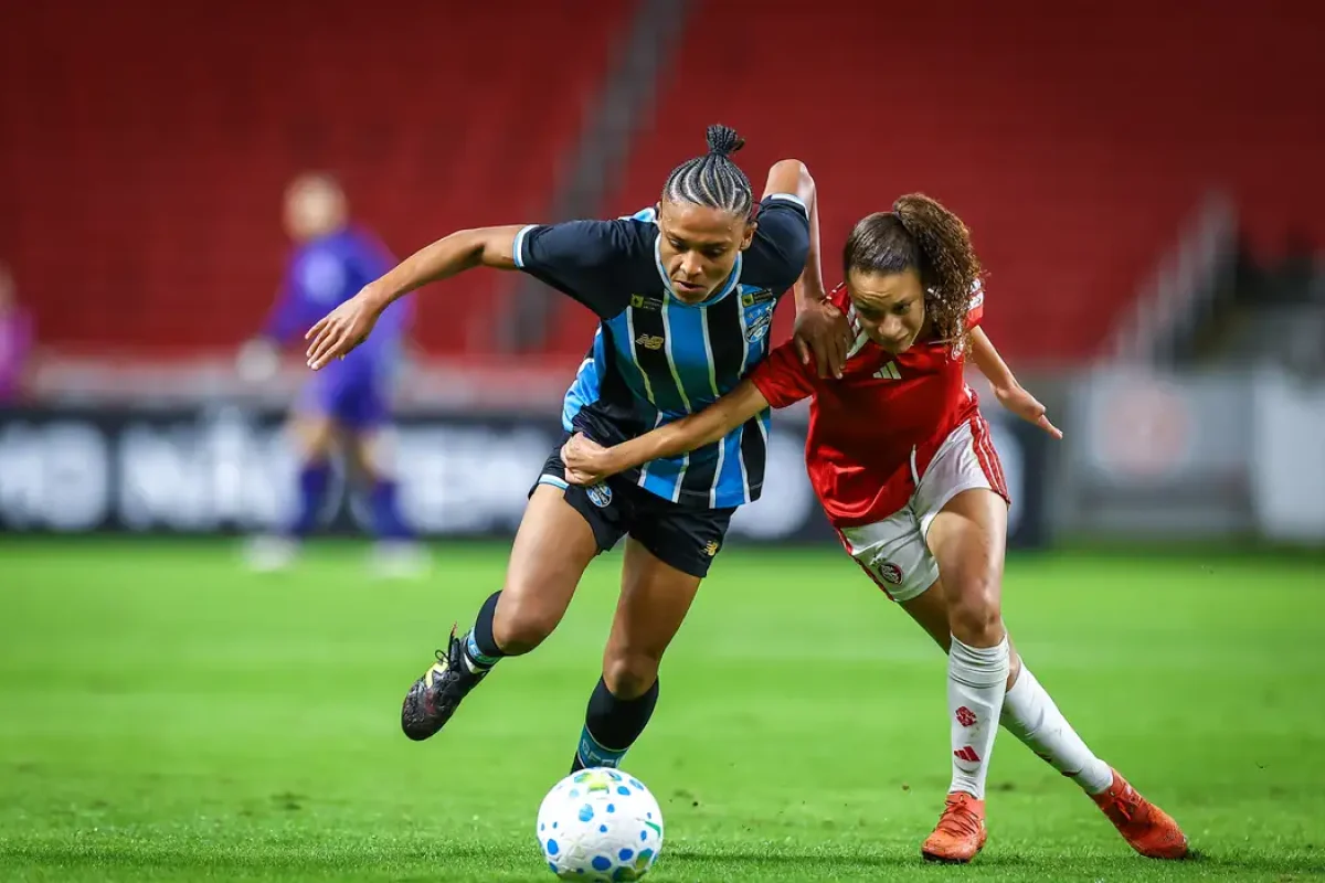 Internacional elimina Grêmio nos pênaltis e avança na Copa do Brasil Feminina