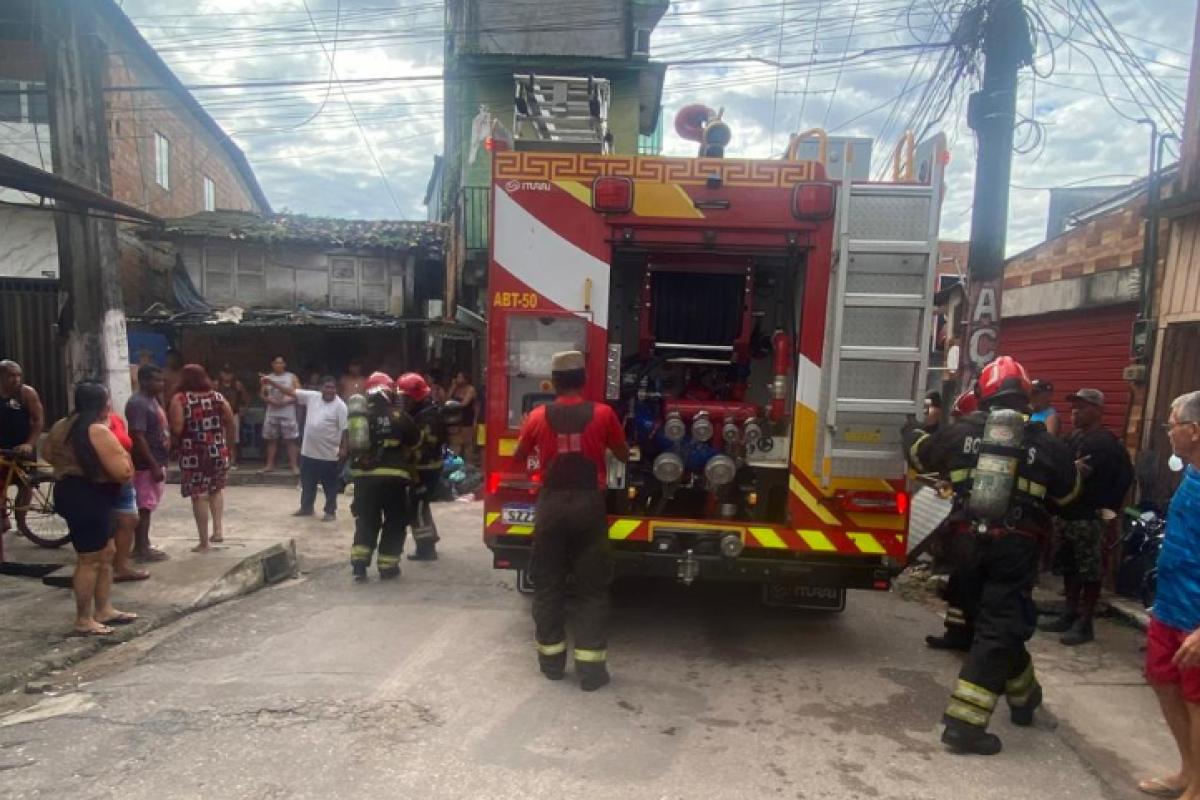 volta das 8h e rapidamente se espalhou pelos imóveis, provocando intensa fumaça