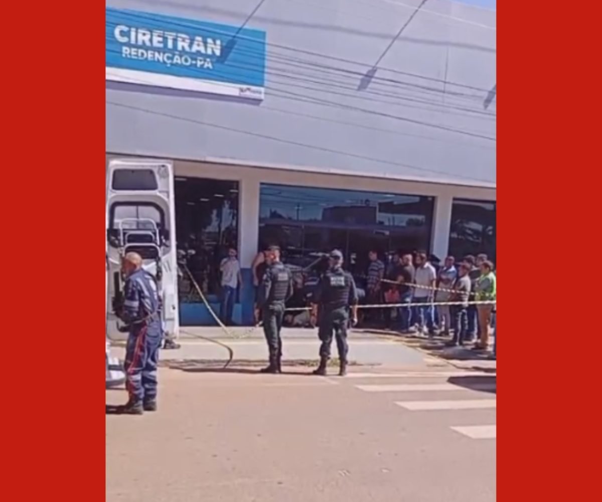 um homem que chegou à loja de conveniência onde Wherliques estava e atirou vária