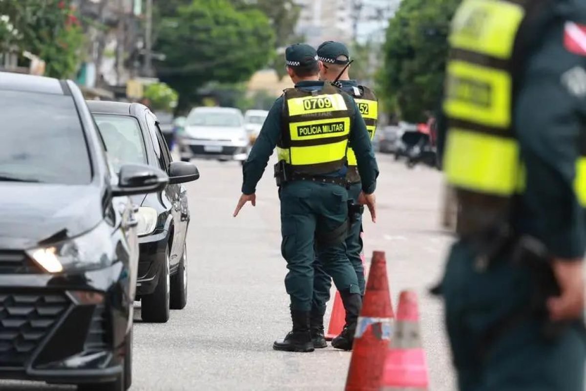 tal da Amazônia, na orla da cidade. Segundo a Polícia Militar, a operação inclui