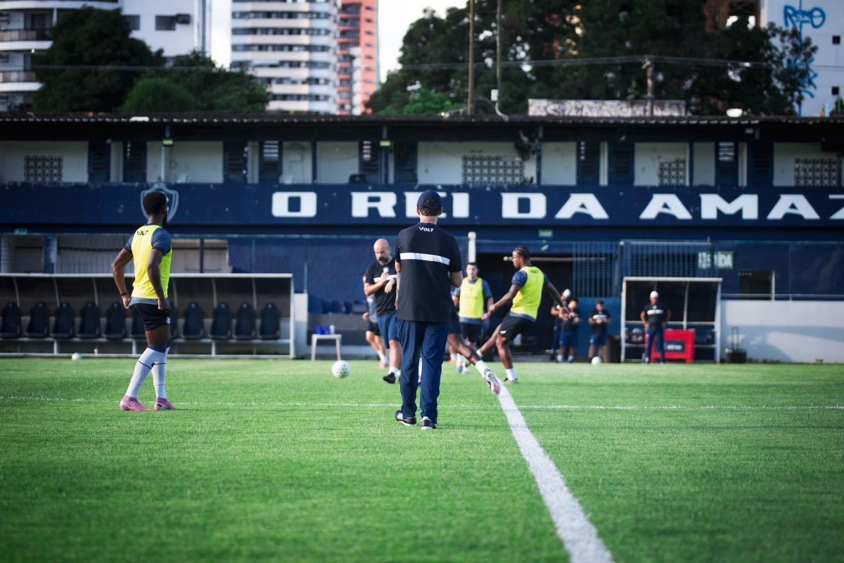 tância para o Leão Azul, que quer fechar a primeira parte da disputa com, pelo m