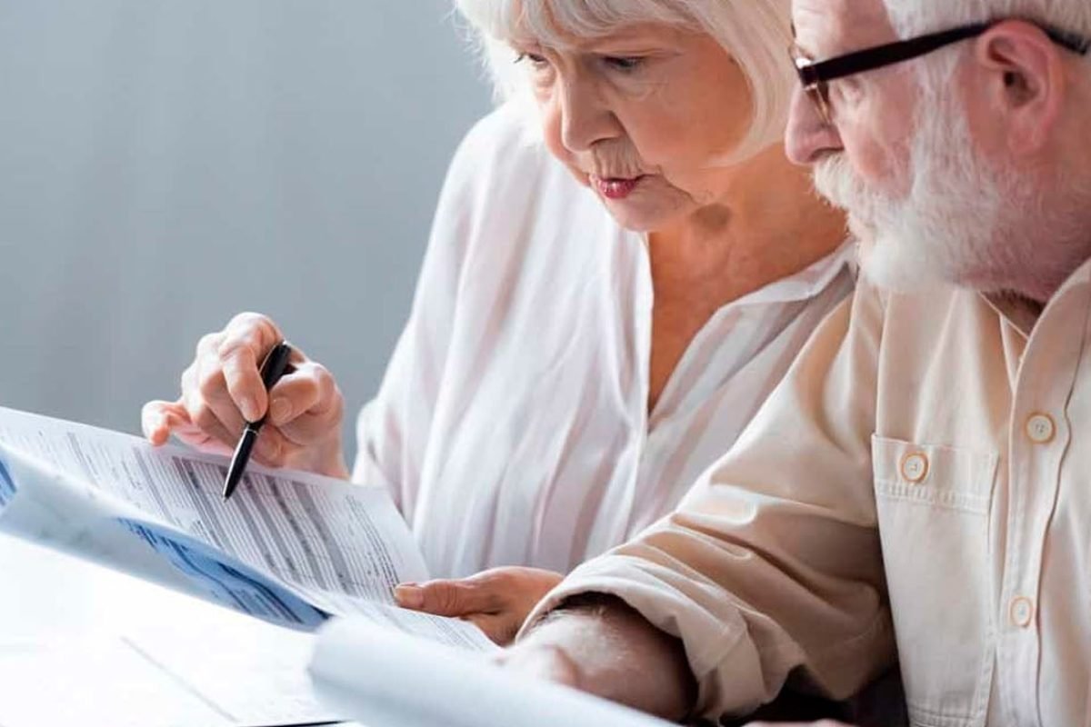 Isenção para idosos: como brasileiros acima de 60 anos podem se livrar de contas e impostos