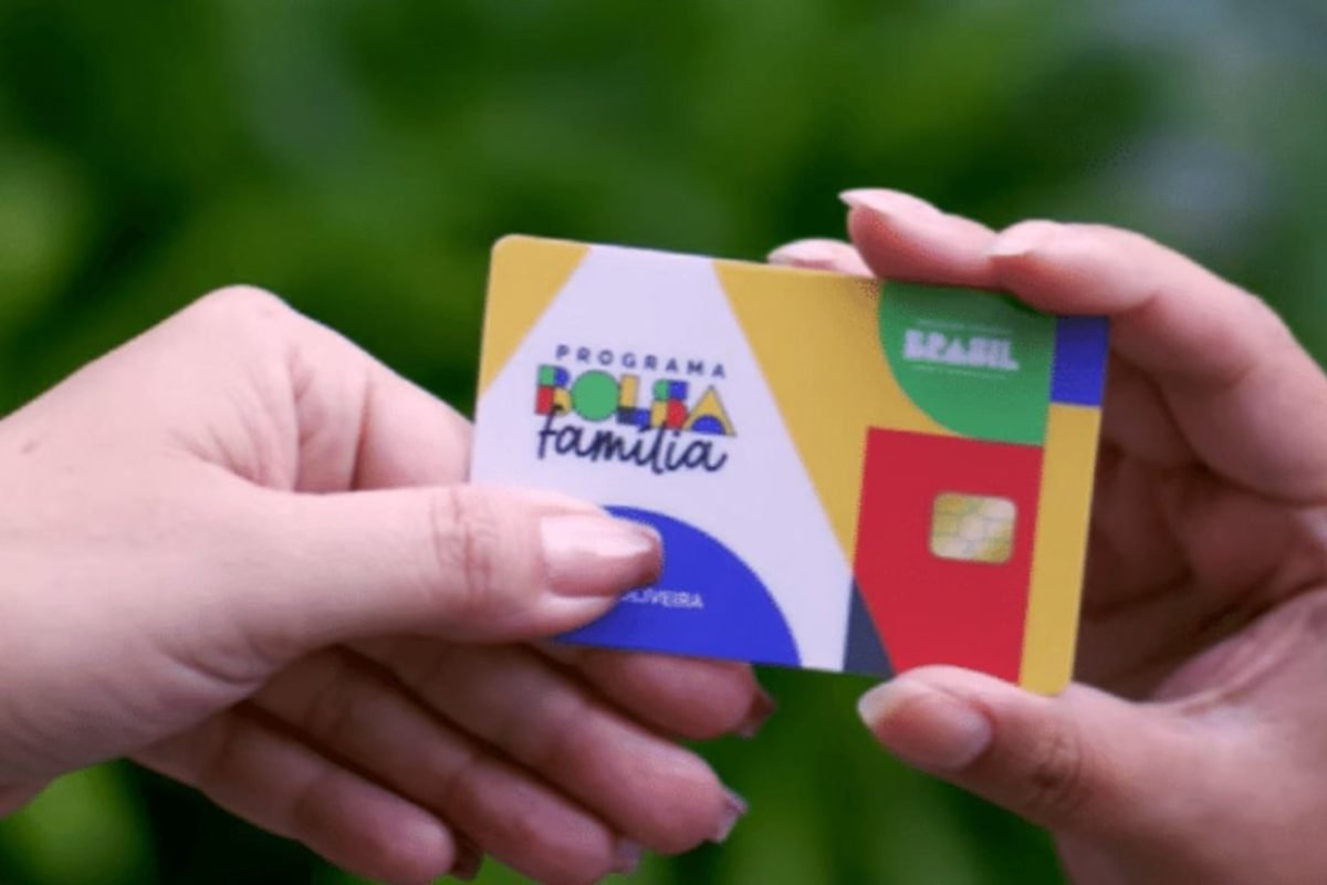 Florianópolis avalia proposta que pode suspender Bolsa Família para quem recusar acolhimento