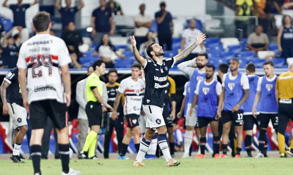 1 a 0, na noite deste domingo (31), no Mangueirão, pela 18ª rodada da Série A do