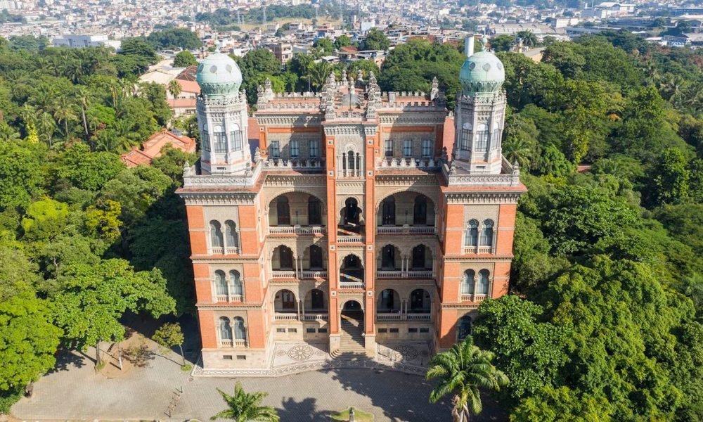 Fachada da Fiocruz, no Rio de Janeiro