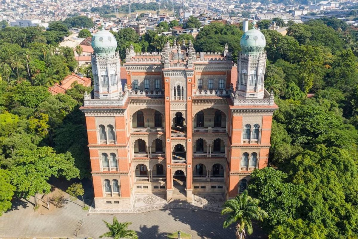 Fachada da Fiocruz, no Rio de Janeiro