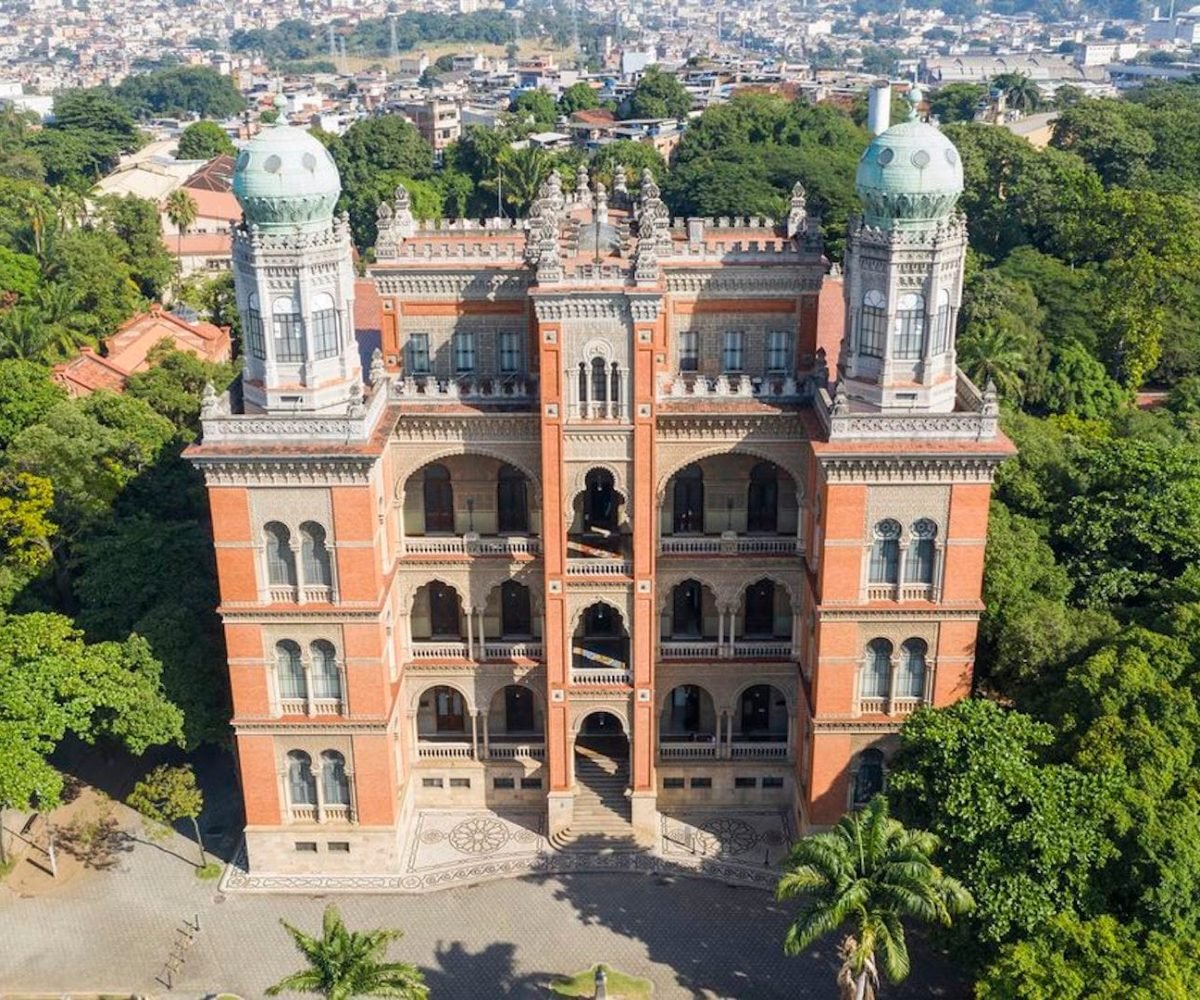 Fachada da Fiocruz, no Rio de Janeiro