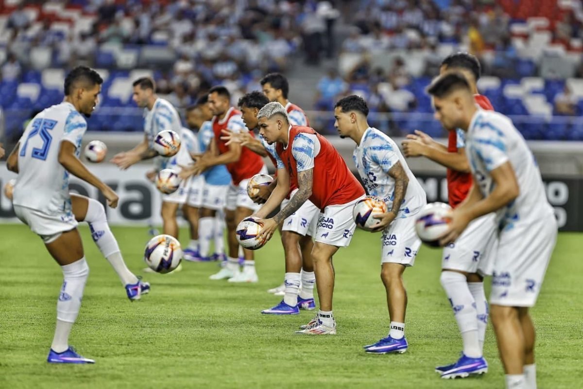 “ajuste de tabela a pedido do clube mandante”. A data e o local da partida foram