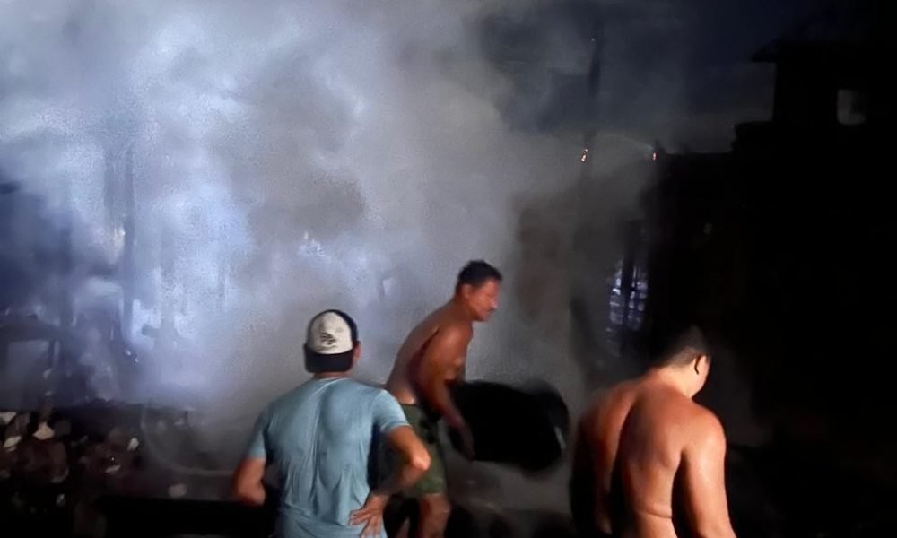 ação, o fogo foi registrado por volta de 2h45 na rua 18 de Novembro, no bairro C