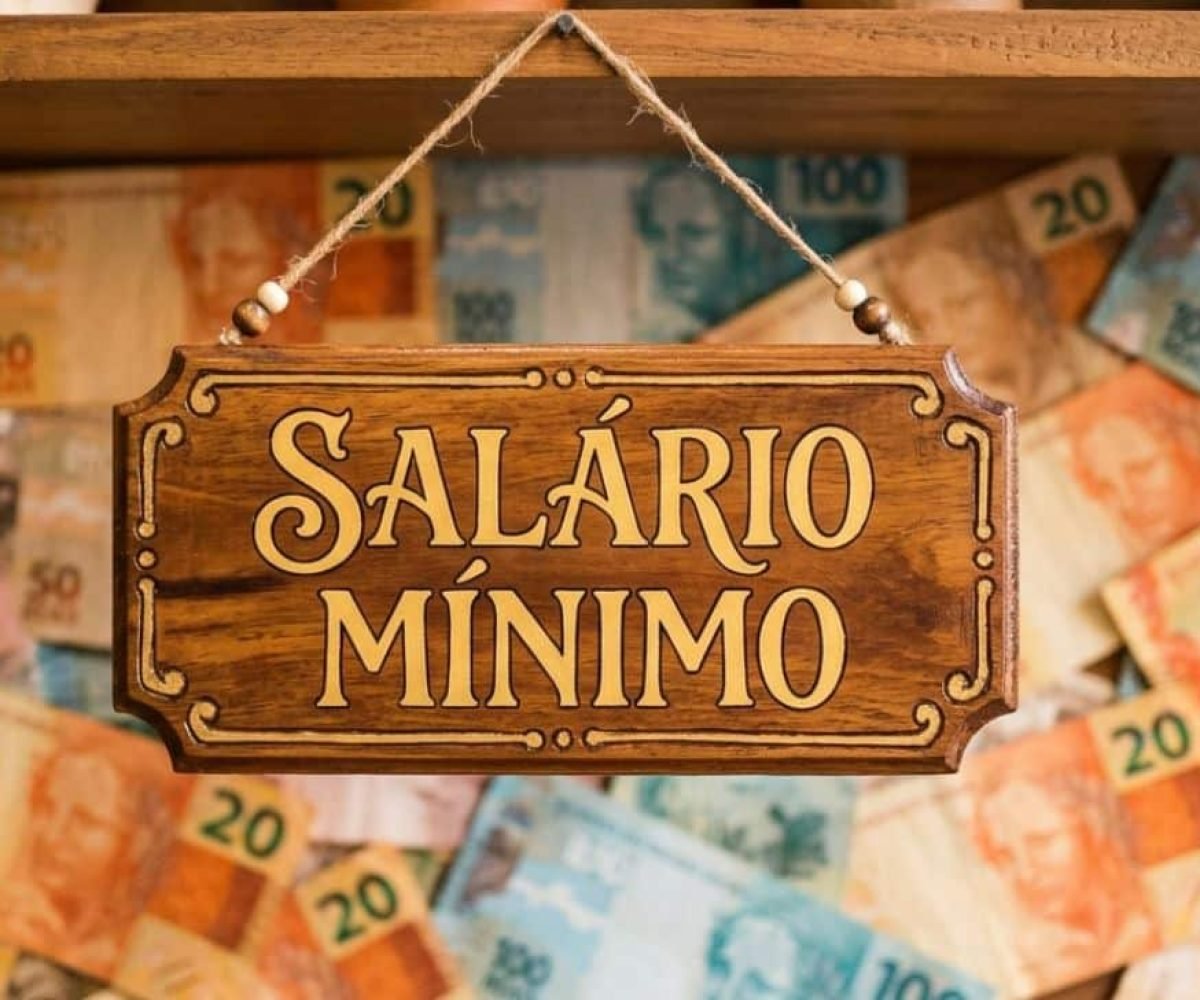 Salário mínimo regional em Santa Catarina supera R$ 2 mil em 2026
